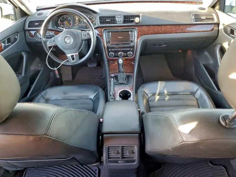 2013 VOLKSWAGEN PASSAT SEL  