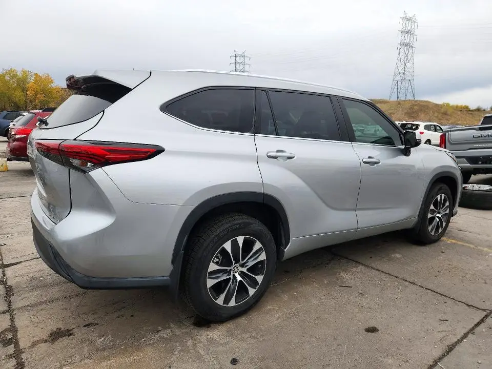 2020 TOYOTA HIGHLANDER XLE  