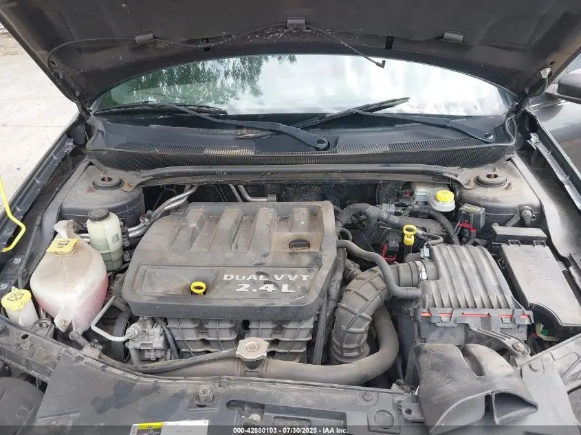 2014 CHRYSLER 200 LX