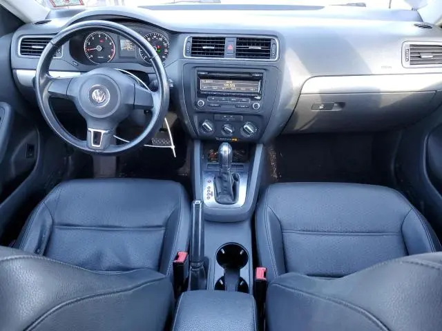 2013 VOLKSWAGEN JETTA SE  