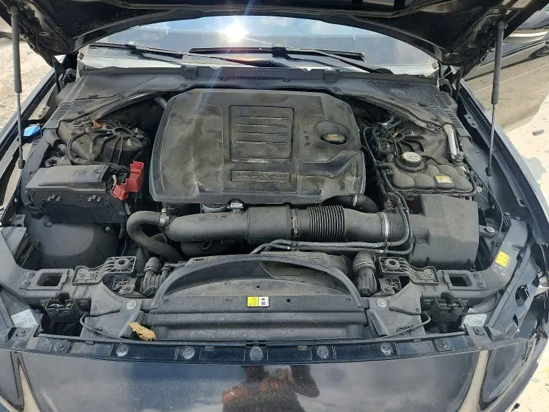2018 JAGUAR XE PREMIUM  