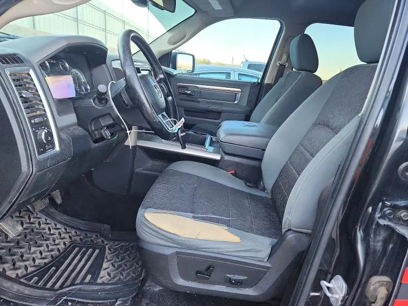 2015 RAM 1500 SLT  