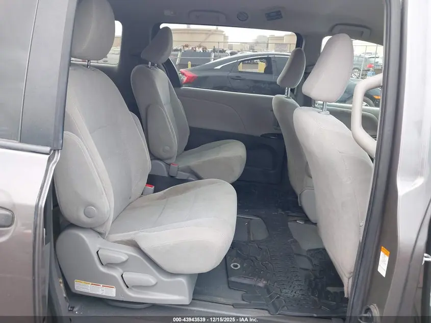 2020 TOYOTA SIENNA L