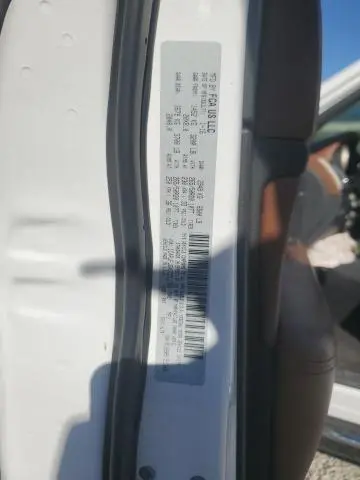 2016 JEEP GRAND CHEROKEE SUMMIT  