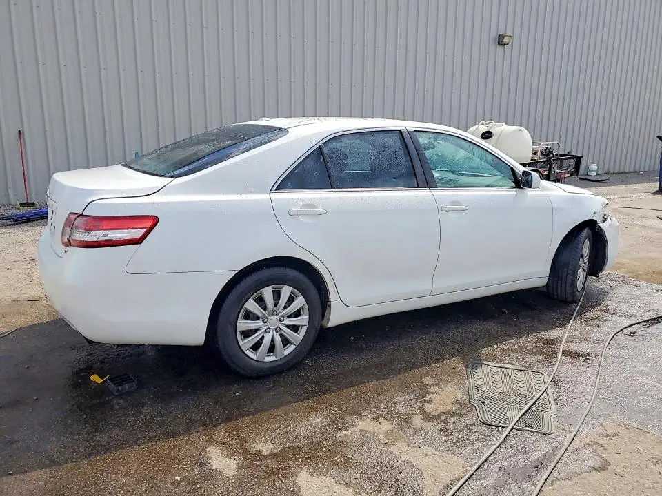2011 TOYOTA CAMRY LE  