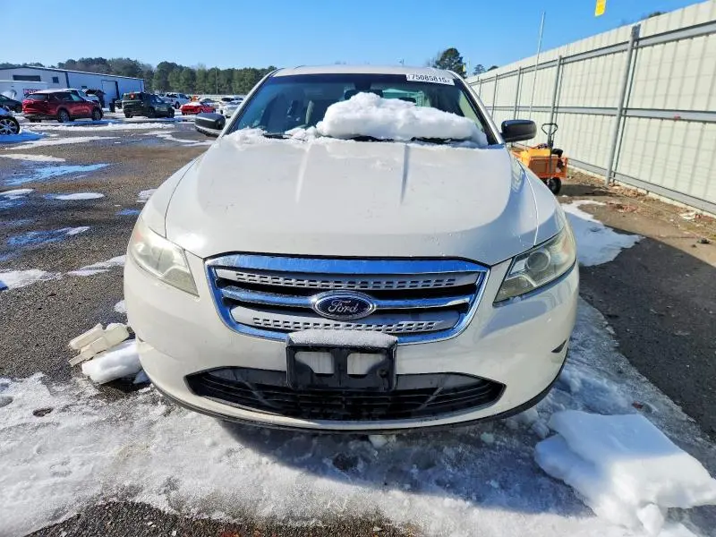 2011 FORD TAURUS SE  