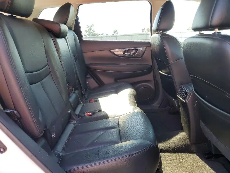 2016 NISSAN ROGUE SL  