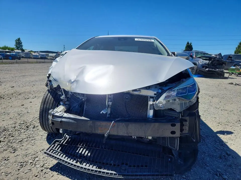 2017 TOYOTA COROLLA SE  