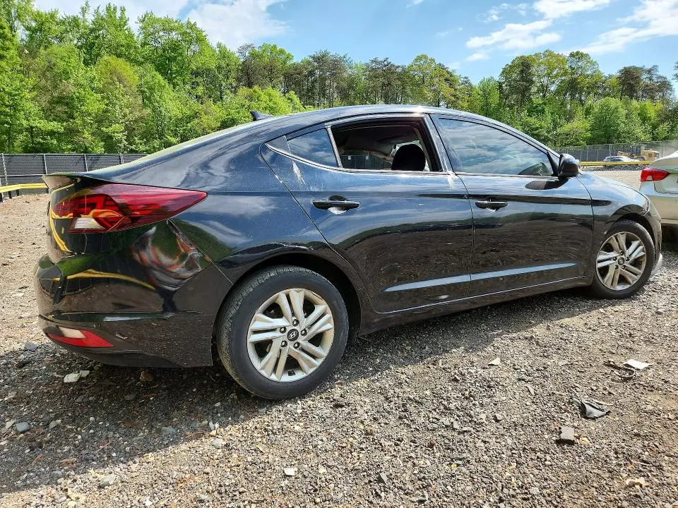 2020 HYUNDAI ELANTRA SEL  