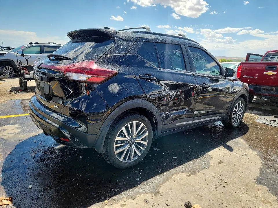 2024 NISSAN KICKS SR  
