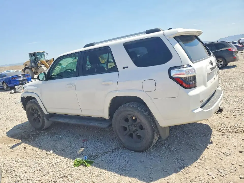 2017 TOYOTA 4RUNNER SR5  