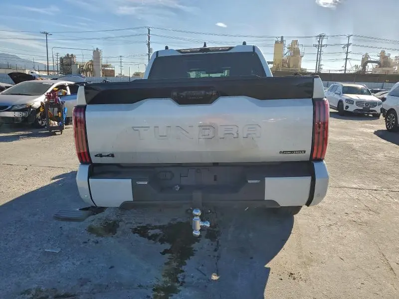 2025 TOYOTA TUNDRA CREWMAX PLATINUM  