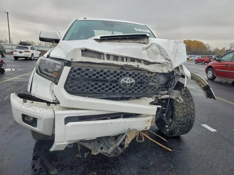 2019 TOYOTA TUNDRA CREWMAX SR5  