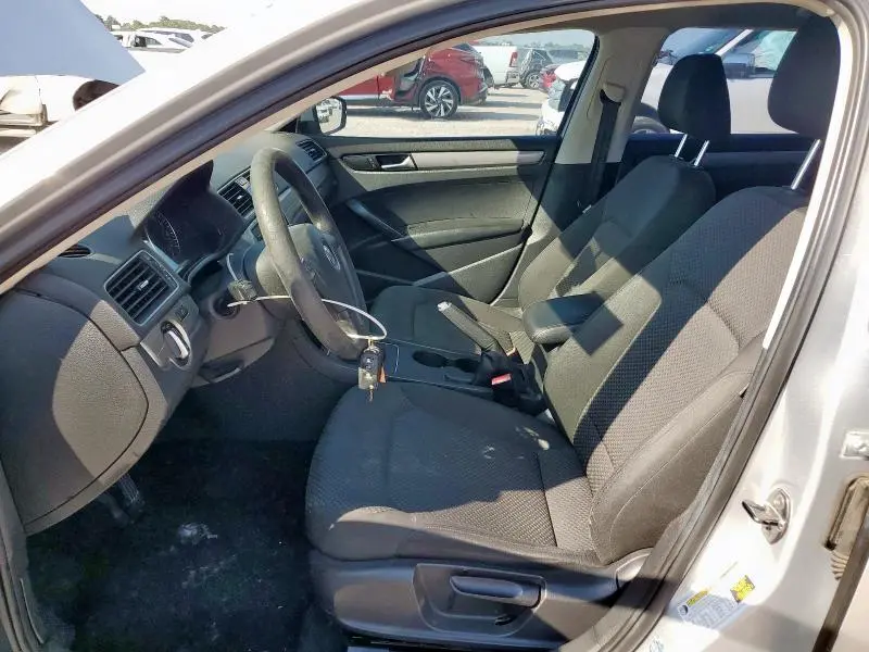 2013 VOLKSWAGEN PASSAT S  