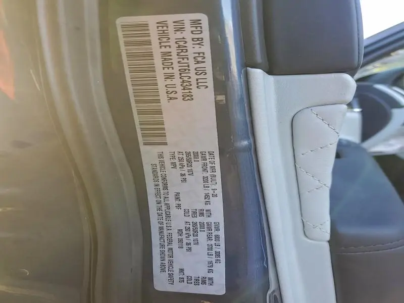 2020 JEEP GRAND CHEROKEE SUMMIT  