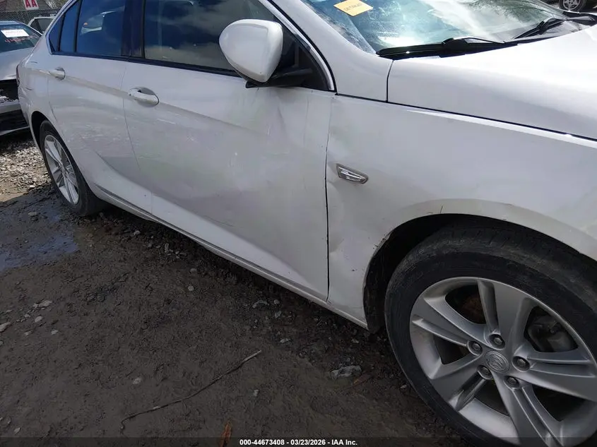 2019 BUICK REGAL SPORTBACK FWD PREFERRED