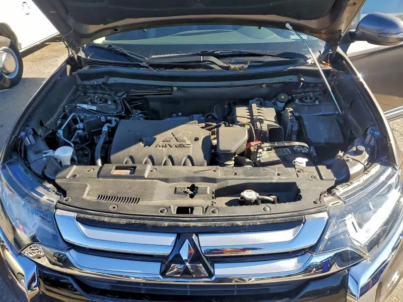 2017 MITSUBISHI OUTLANDER SE  