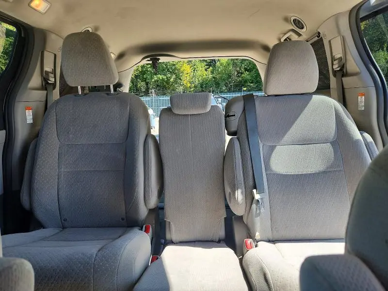 2015 TOYOTA SIENNA LE  
