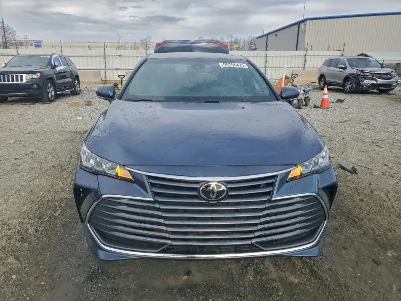 2022 TOYOTA AVALON XLE  