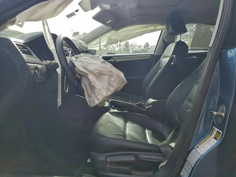 2017 VOLKSWAGEN JETTA SE  