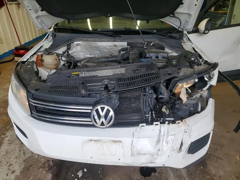 2013 VOLKSWAGEN TIGUAN S  