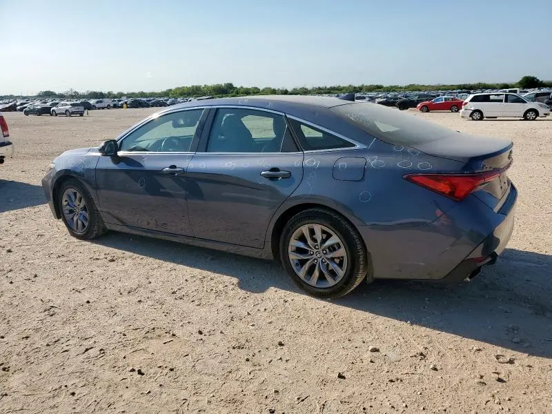 2020 TOYOTA AVALON XLE  