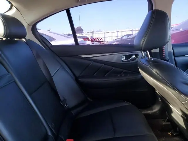 2015 INFINITI Q50 BASE