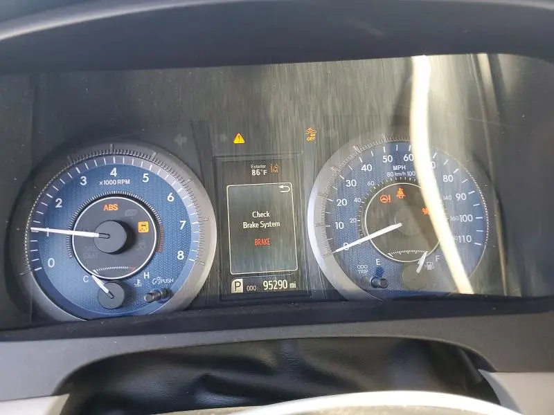 2020 TOYOTA SIENNA LE  