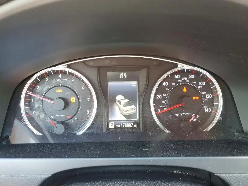 2015 TOYOTA CAMRY SE  