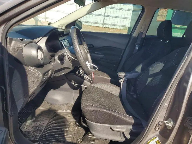 2022 NISSAN KICKS S  