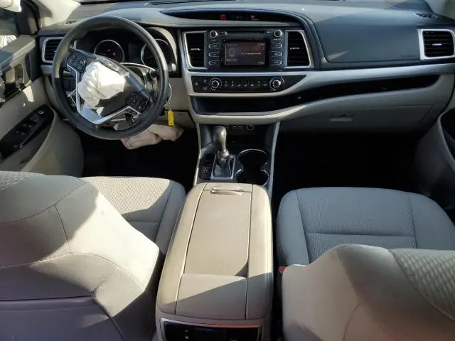 2019 TOYOTA HIGHLANDER LE  