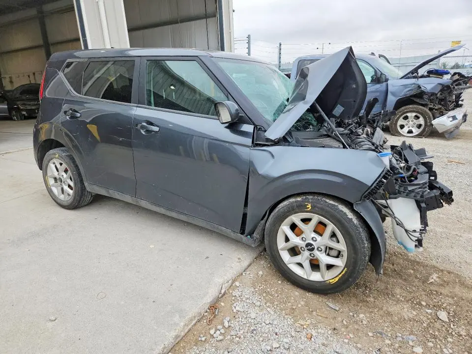 2023 KIA SOUL LX  