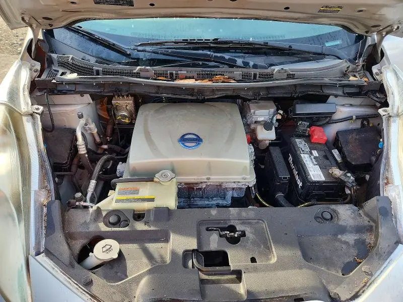2015 NISSAN LEAF S  