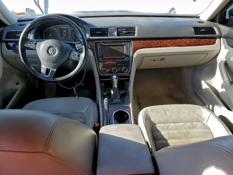2013 VOLKSWAGEN PASSAT SEL  