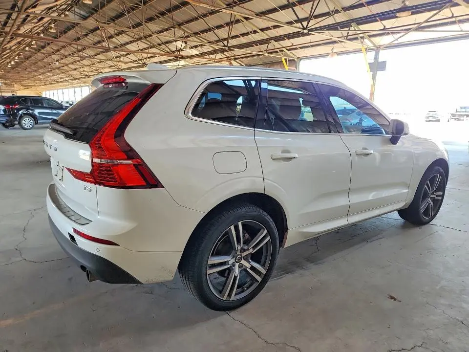 2020 VOLVO XC60 T5 MOMENTUM  