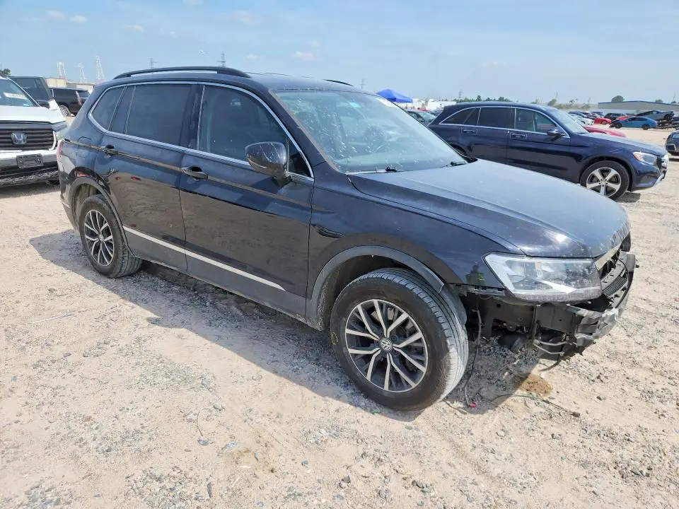 2020 VOLKSWAGEN TIGUAN SE  