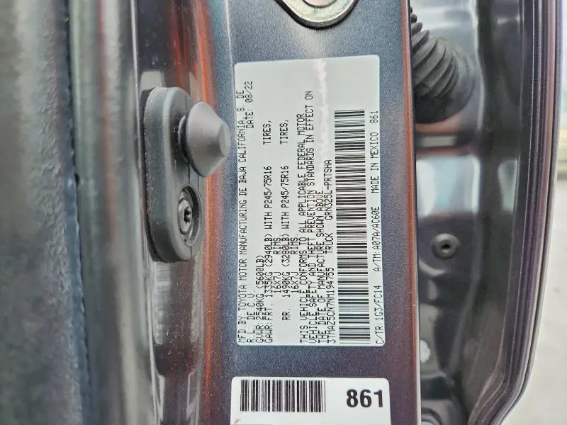 2022 TOYOTA TACOMA SR5 V6  