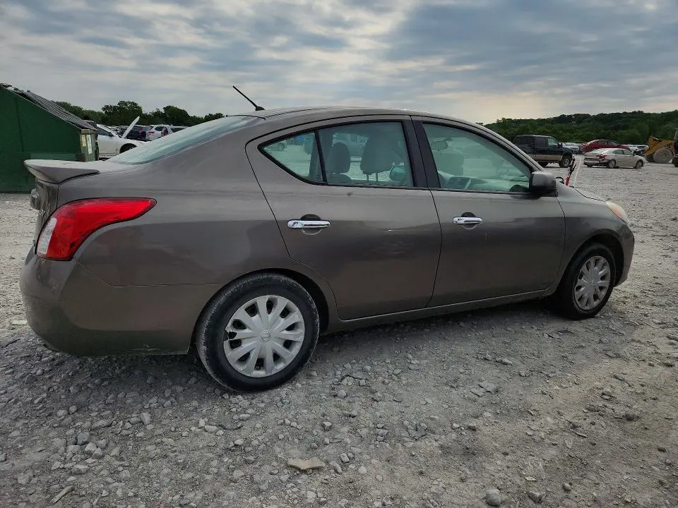 2014 NISSAN VERSA 1.6 SV  