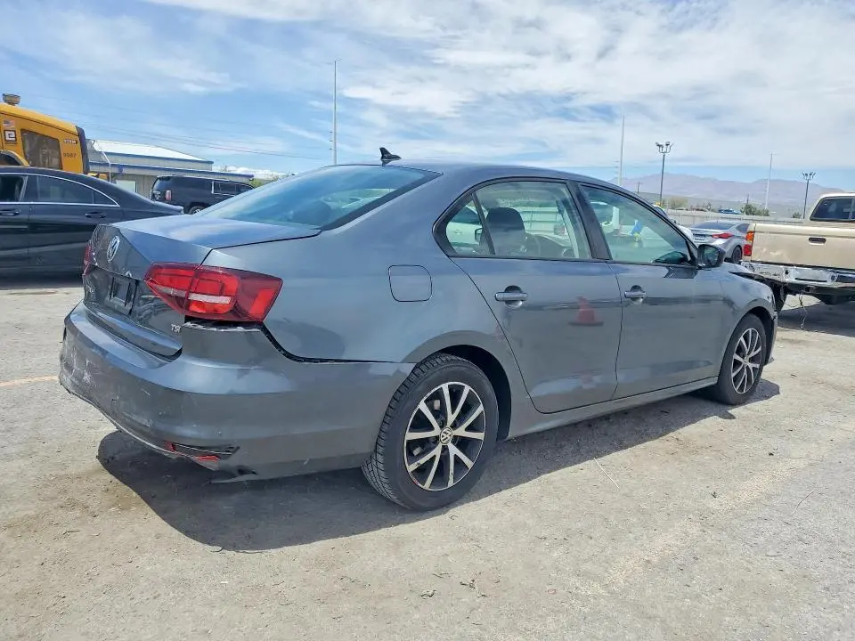 2016 VOLKSWAGEN JETTA SE  