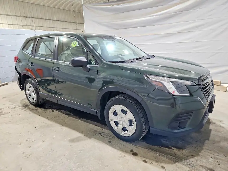 2024 SUBARU FORESTER   