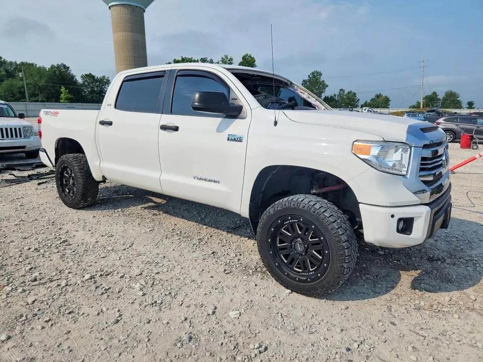 2017 TOYOTA TUNDRA SR5  