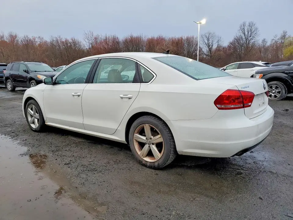 2014 VOLKSWAGEN PASSAT S  
