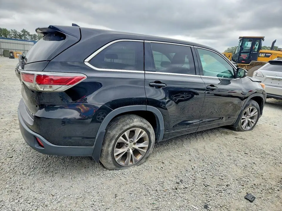 2015 TOYOTA HIGHLANDER LE PLUS  