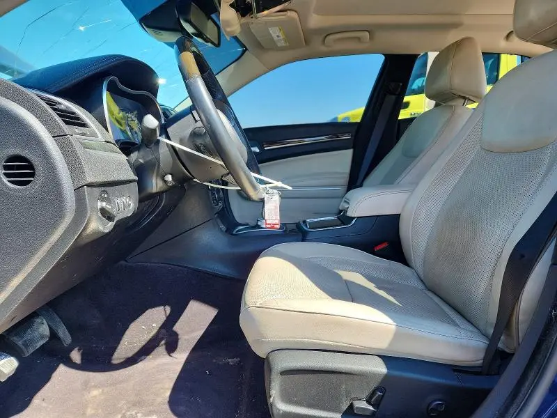 2016 CHRYSLER 300C   