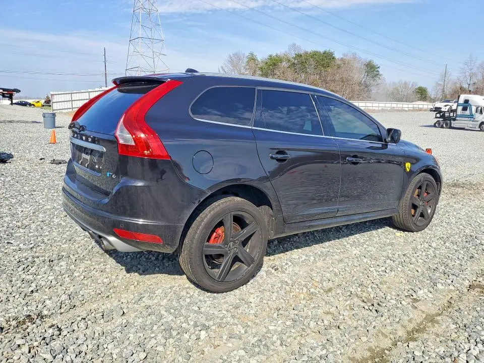 2016 VOLVO XC60 T5 PLATINUM  