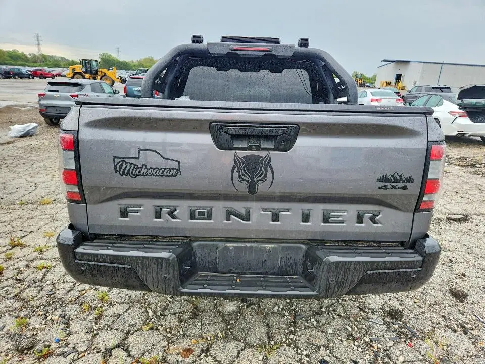 2022 NISSAN FRONTIER S  