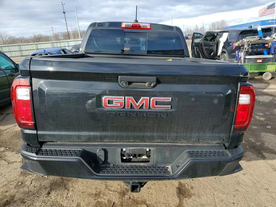 2024 GMC CANYON ELEVATION  