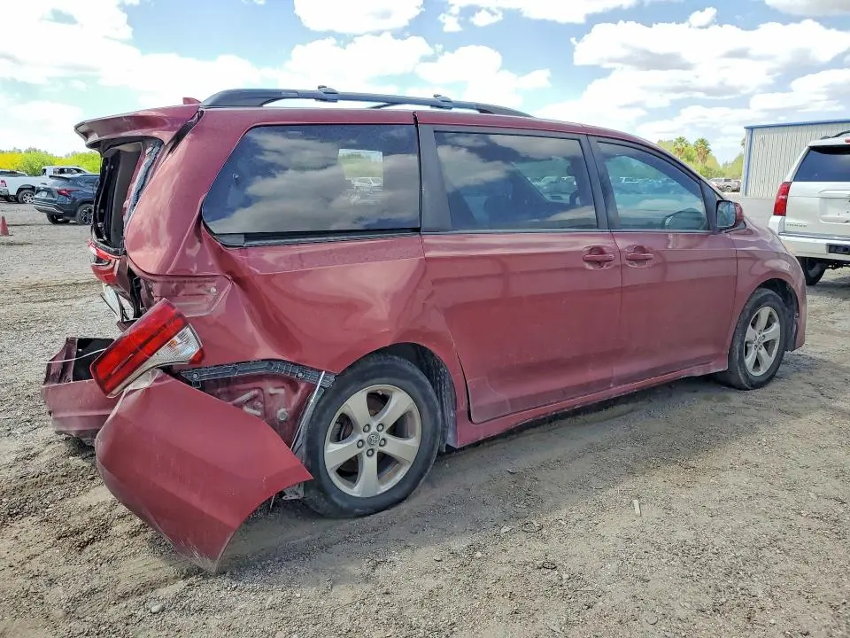 2018 TOYOTA SIENNA LE 8-PASSENGER  
