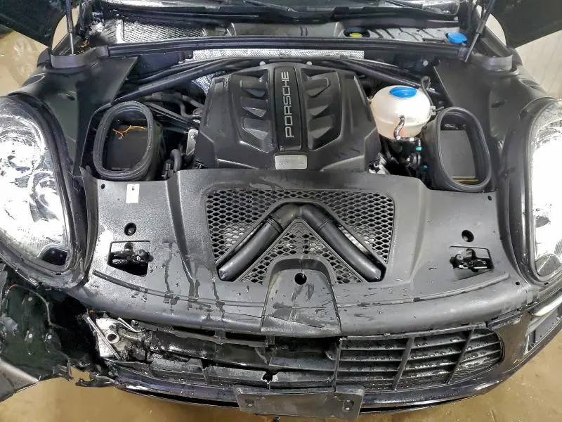 2015 PORSCHE MACAN S  