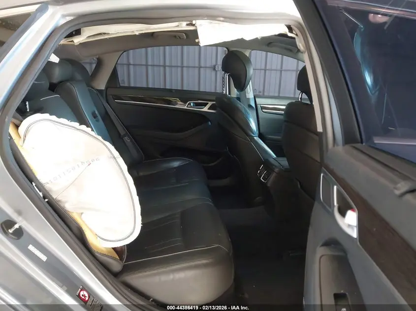 2015 HYUNDAI GENESIS 3.8